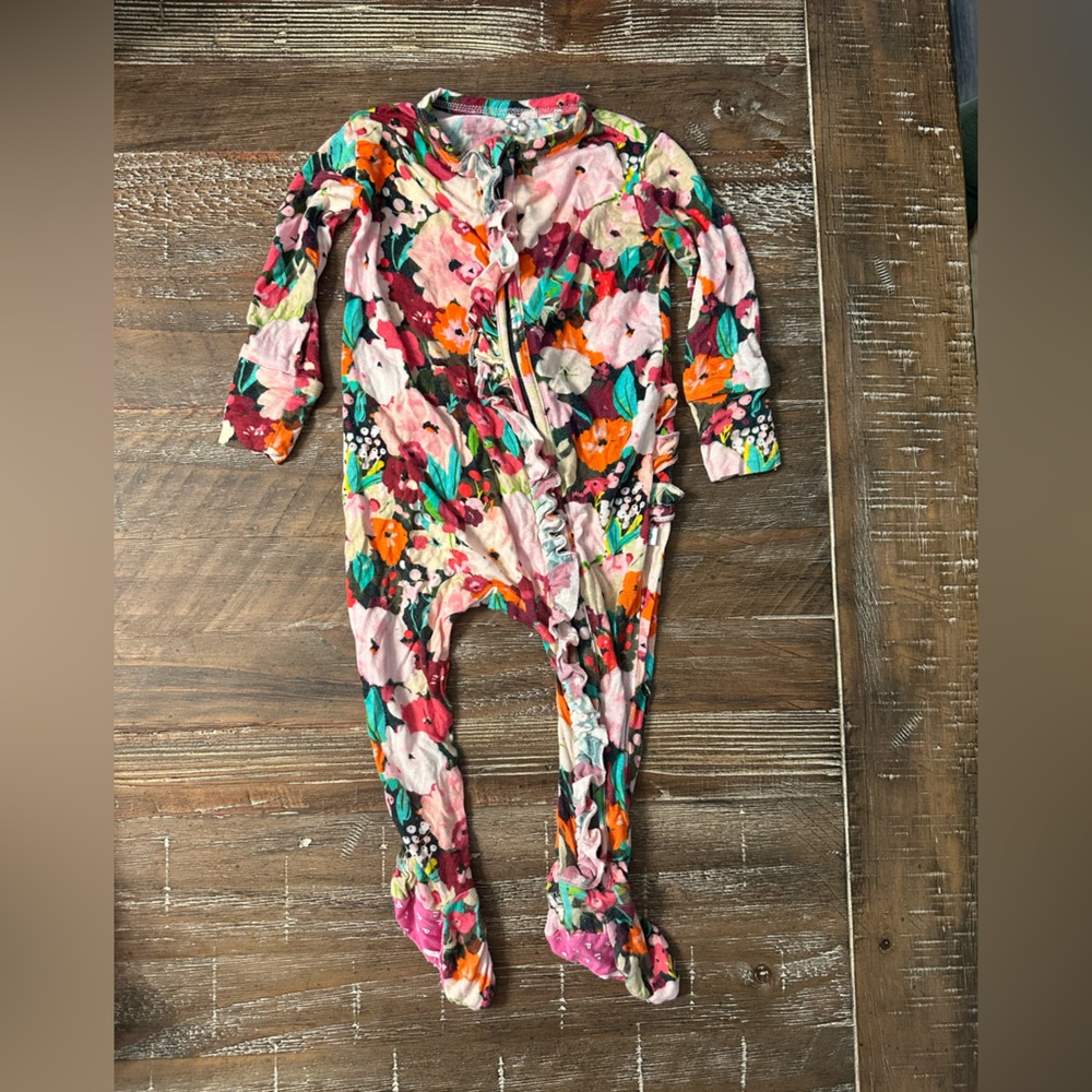 Posh Peanut floral zippie